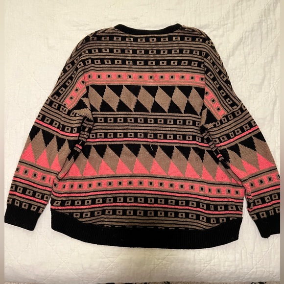 Geometric Sweater - Picture 2 of 3